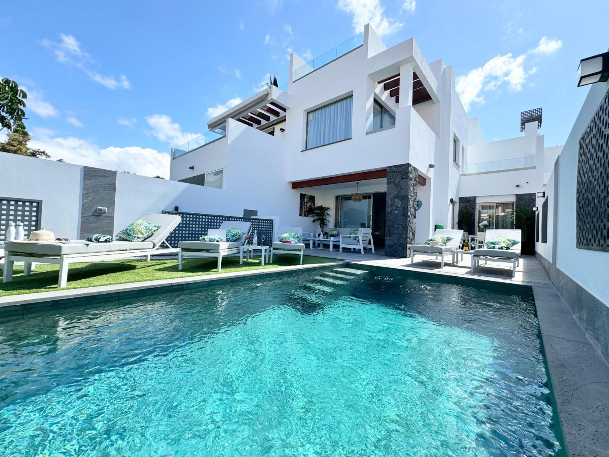 Welcome To Villa Bali A Luxurious Modern Getaway Los Cristianos  Luaran gambar