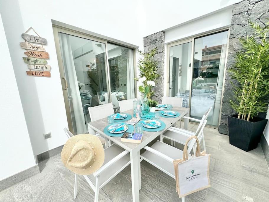Welcome To Villa Bali A Luxurious Modern Getaway Los Cristianos  Luaran gambar