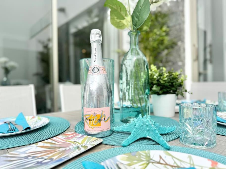 Welcome To Villa Bali A Luxurious Modern Getaway Los Cristianos  Luaran gambar