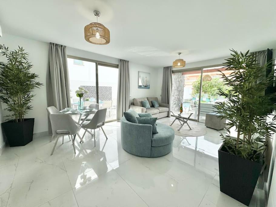 Welcome To Villa Bali A Luxurious Modern Getaway Los Cristianos  Luaran gambar